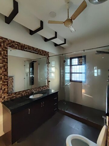 Kitchen in 5 BHK Apartment at Unitech The World Spa, Sector 30 – for Sale