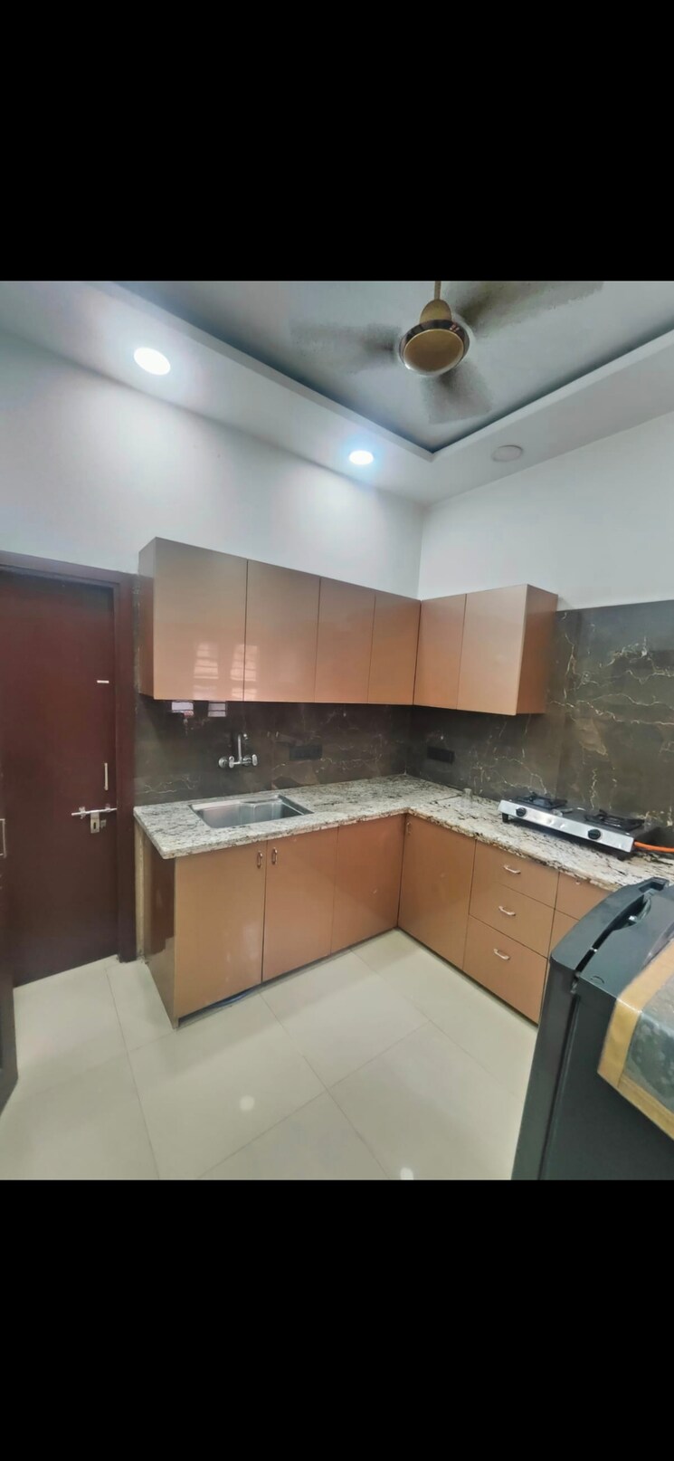 Kitchen, puri-pp-city-centre 3 Bedroom 1000 Sq.Yd. Builder Floor In Pitampura Delhi 8948571