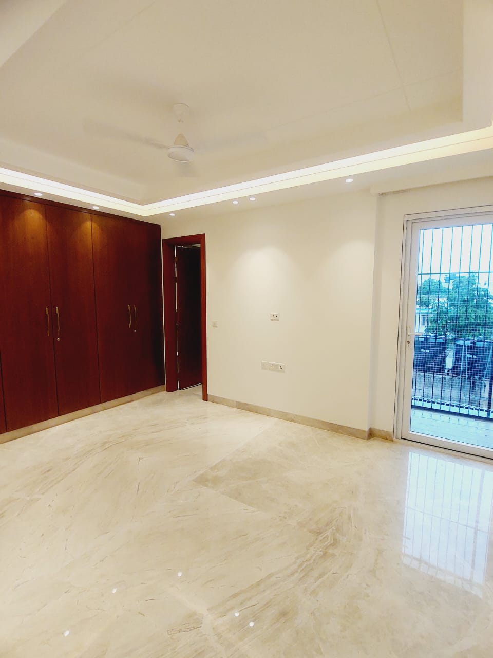 3 BHK + Servant Room Builder Floor For Rent in Uday Park