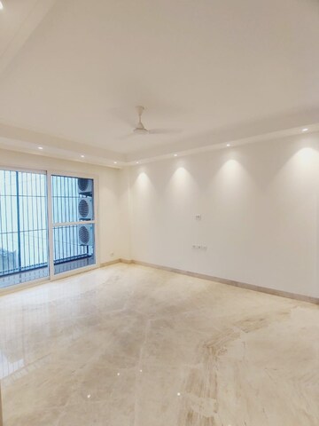 Room in 3 BHK Builder Floor at Uday Park – for Rent