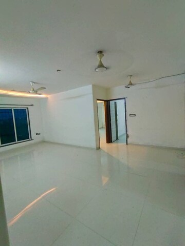 Room in 3 BHK Apartment at Niwara CHS Andheri West, Andheri West – for Rent