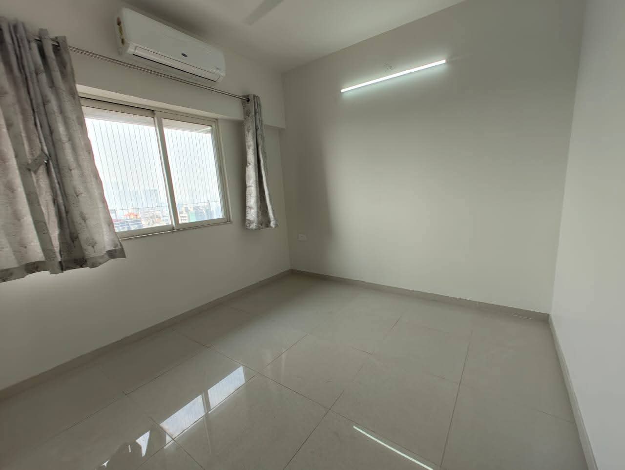 2 BHK Apartment For Rent in Omkar Signet