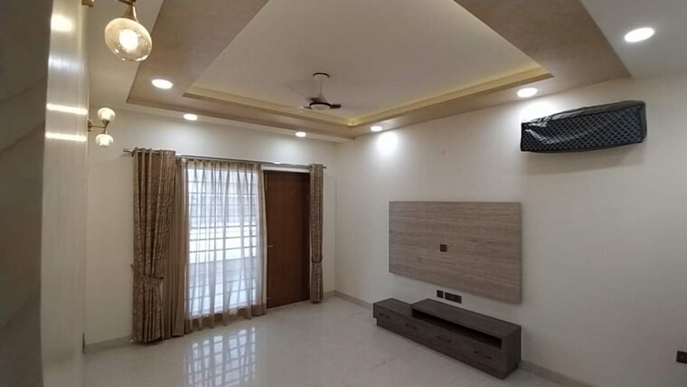 Room, sector 85 4 Bedroom 4500 Sq.Ft. Builder Floor In Sector 85 Faridabad 8948622