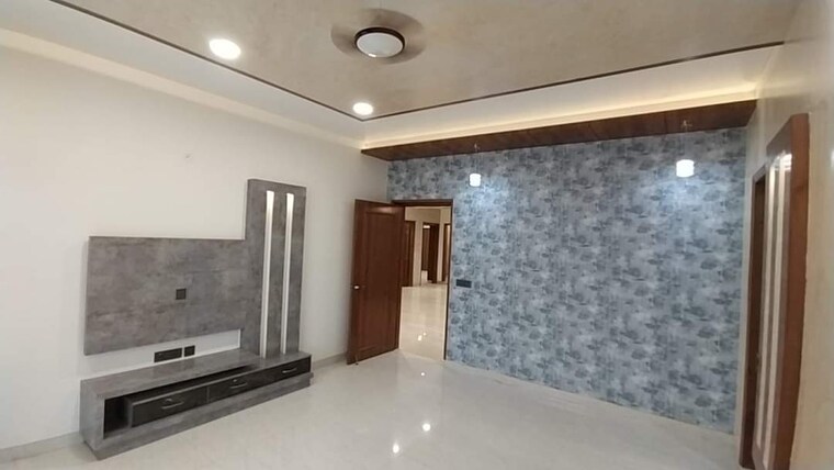 Room, sector 85 4 Bedroom 4500 Sq.Ft. Builder Floor In Sector 85 Faridabad 8948622