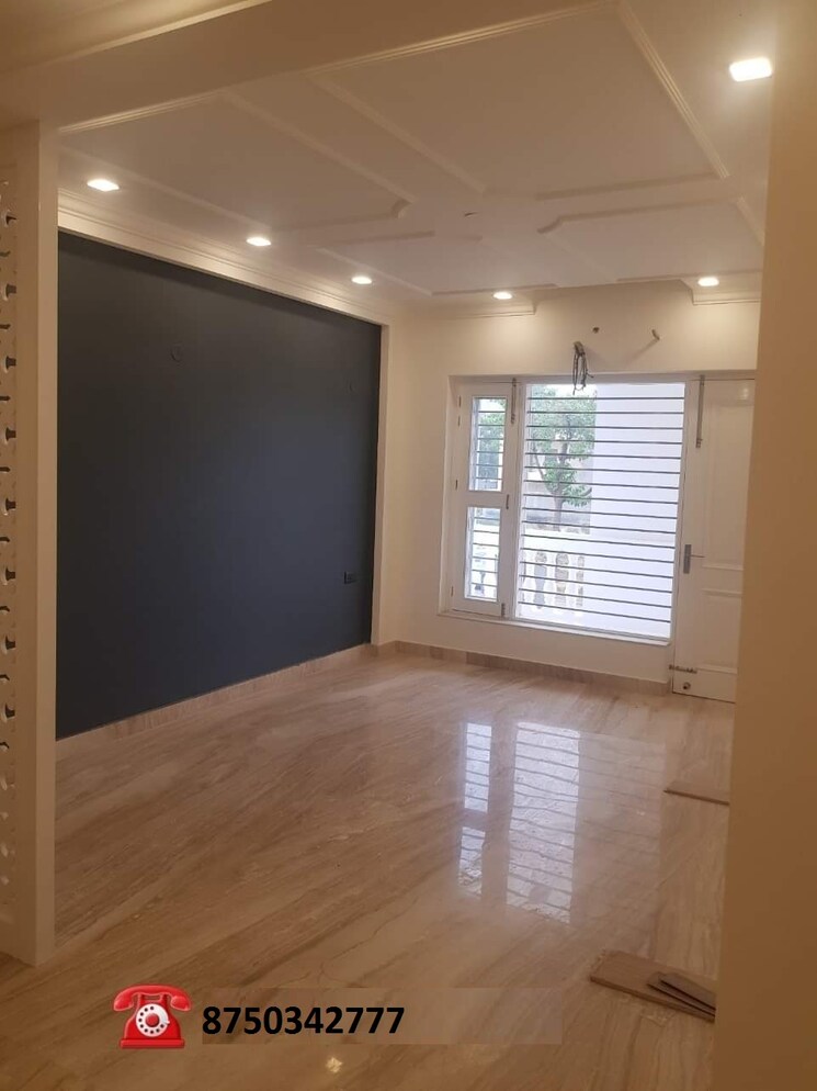 Room, sector 85 4 Bedroom 4500 Sq.Ft. Builder Floor In Sector 85 Faridabad 8948622