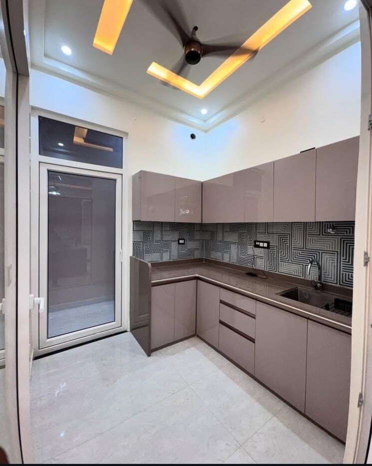 Kitchen, sector 30 3.5 Bedroom 2700 Sq.Ft. Builder Floor In Sector 30 Faridabad 8948639