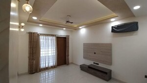 Room in 4 BHK Builder Floor at Sector 85 – for Sale