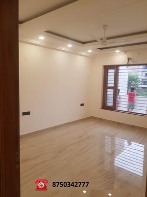 Room in 4 BHK Builder Floor at Sector 85 – for Sale