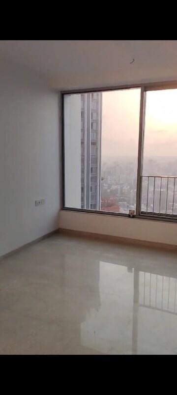 Room in 2 BHK Apartment at Sunteck Avenue 2, Goregaon West – for Rent
