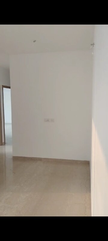 Room in 2 BHK Apartment at Sunteck Avenue 2, Goregaon West – for Rent
