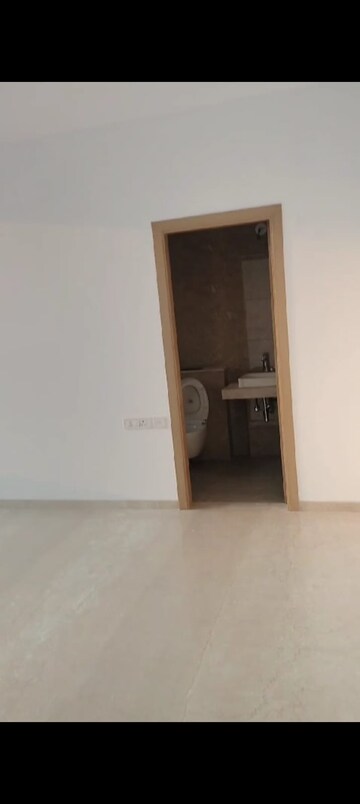 Room in 2 BHK Apartment at Sunteck Avenue 2, Goregaon West – for Rent