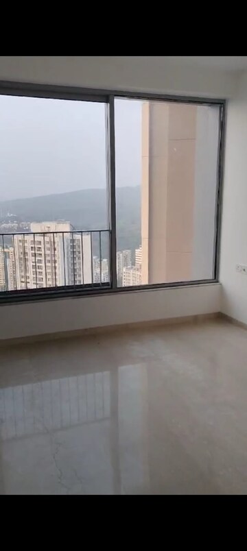 Room in 2 BHK Apartment at Sunteck Avenue 2, Goregaon West – for Rent