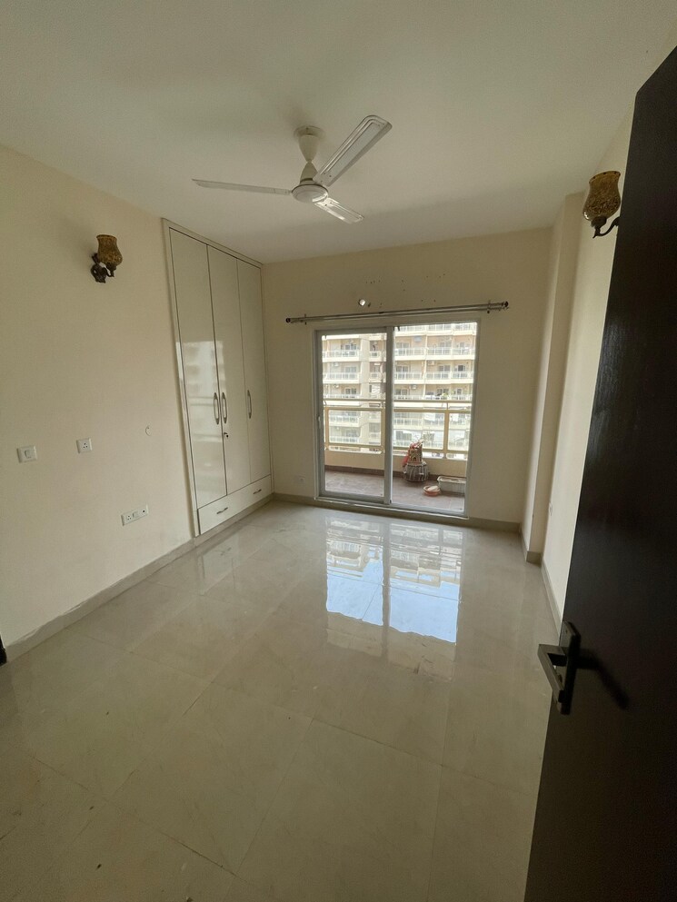 Room, elite-golf-green 3 Bedroom 1895 Sq.Ft. Apartment In Sector 79 Noida 8948667