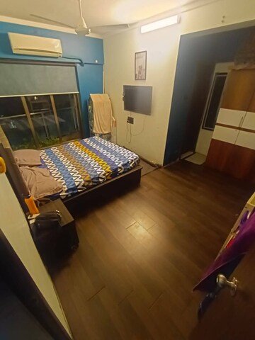 Bedroom in 2 BHK Apartment at Andheri West – for Rent