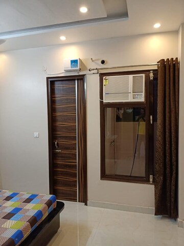 Building Lobby in 3 BHK Apartment at Sunshine Enclave, Vip Road – for Rent