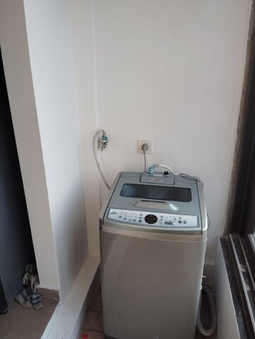 Furnished Amenities in 2 BHK Apartment at Rizvi Silver Star, Santacruz East – for Rent