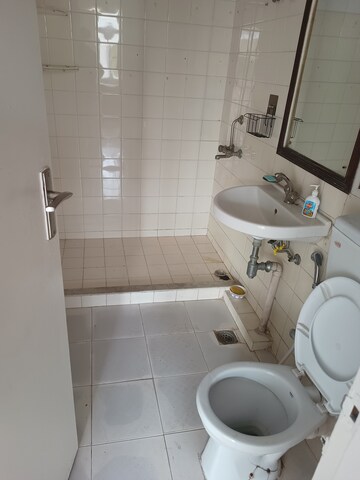Bathroom in 3 BHK Apartment at DLF Ridgewood Estate, Dlf Phase iv – for Rent