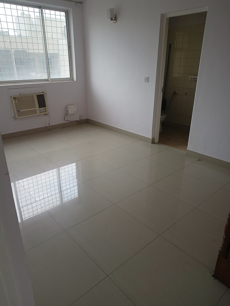 undefined, dlf-ridgewood-estate 3 Bedroom 1443 Sq.Ft. Apartment In Dlf Phase iv Gurgaon 8948704