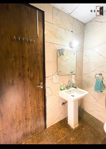 Bathroom in 4 BHK Apartment at Vastu Apartments, Sector 55 – for Rent