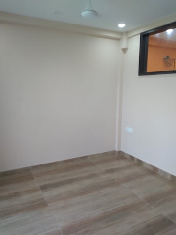 Room in 3 BHK Apartment at The Arihant CGHS, Sector 56 – for Rent