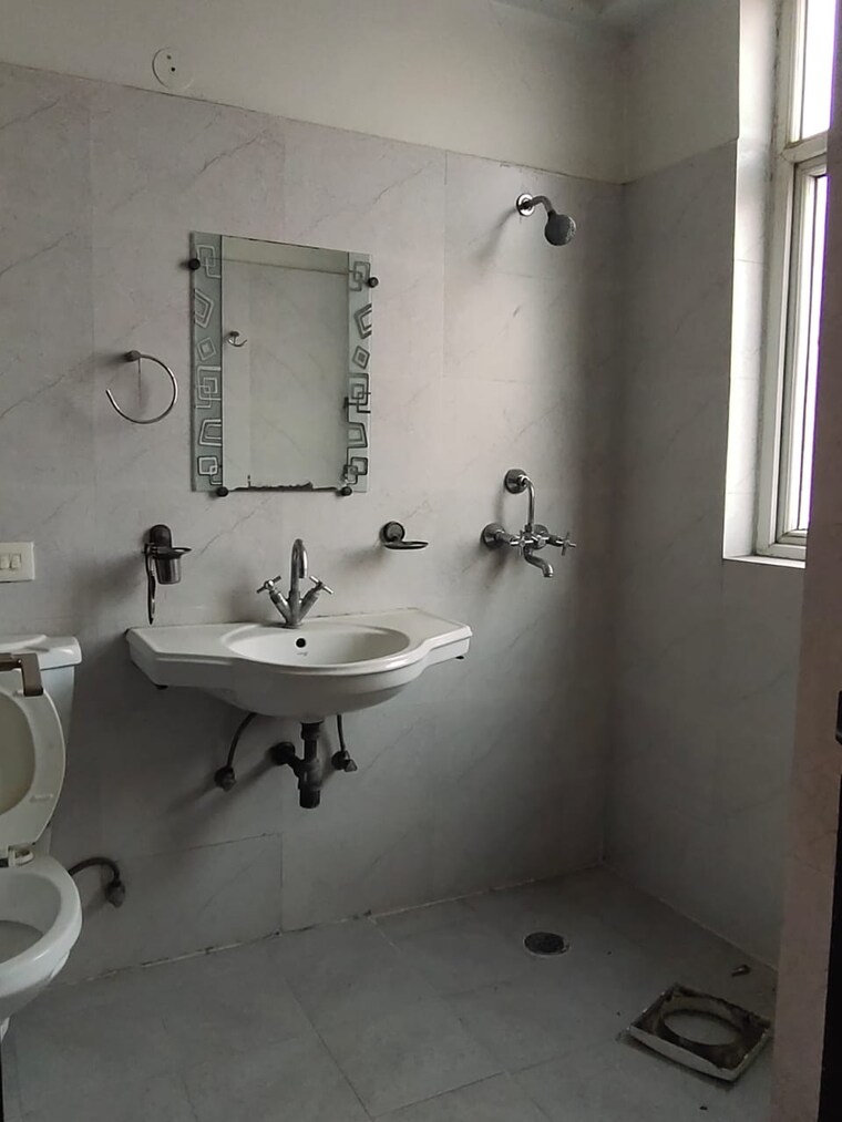 Bathroom, ramprastha-zen-spire 3 Bedroom 1700 Sq.Ft. Apartment In Vaishali Extension Ghaziabad 8948764