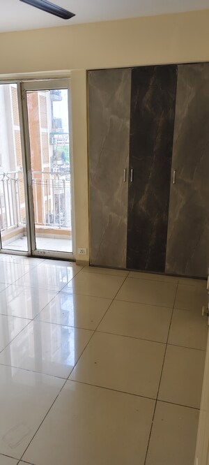 Room in 2 BHK Apartment at Wave Dream Homes, Wave City – for Sale