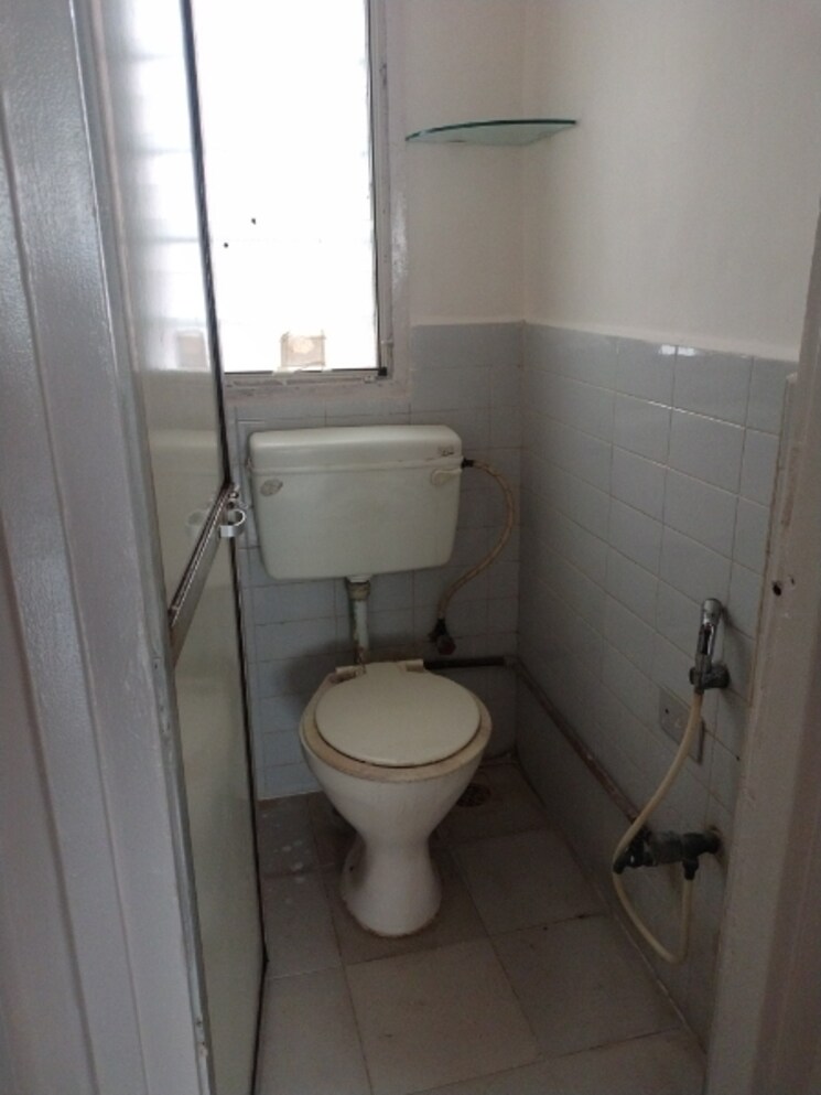 Bathroom, shree-pushpanjali-chs 1 Bedroom 450 Sq.Ft. Apartment In Andheri West Mumbai 8948788
