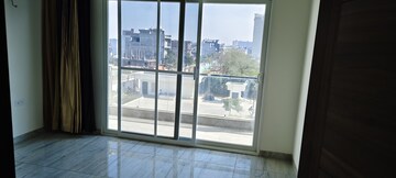 Room in 4 BHK Apartment at Uchdpl Veridia Oakwood Enclave, Wave City – for Sale