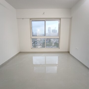 Room in 3 BHK Apartment at Shraddha Elite, Poisar – for Rent