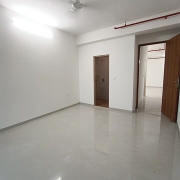 Room in 3 BHK Apartment at Shraddha Elite, Poisar – for Rent