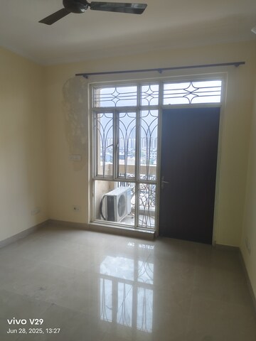Room in 4 BHK Apartment at Tarika CGHS, Sector 43 – for Sale