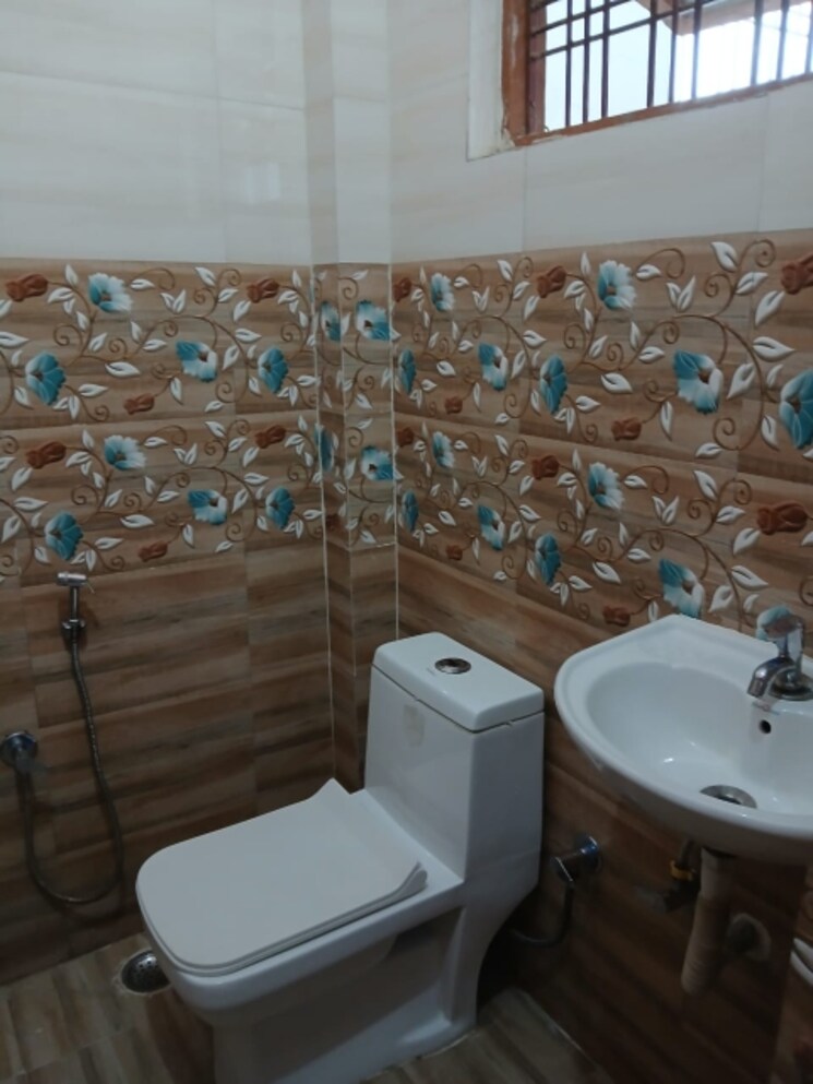 Bathroom, gomti nagar 2 Bedroom 1250 Sq.Ft. Independent House In Gomti Nagar Lucknow 8948824