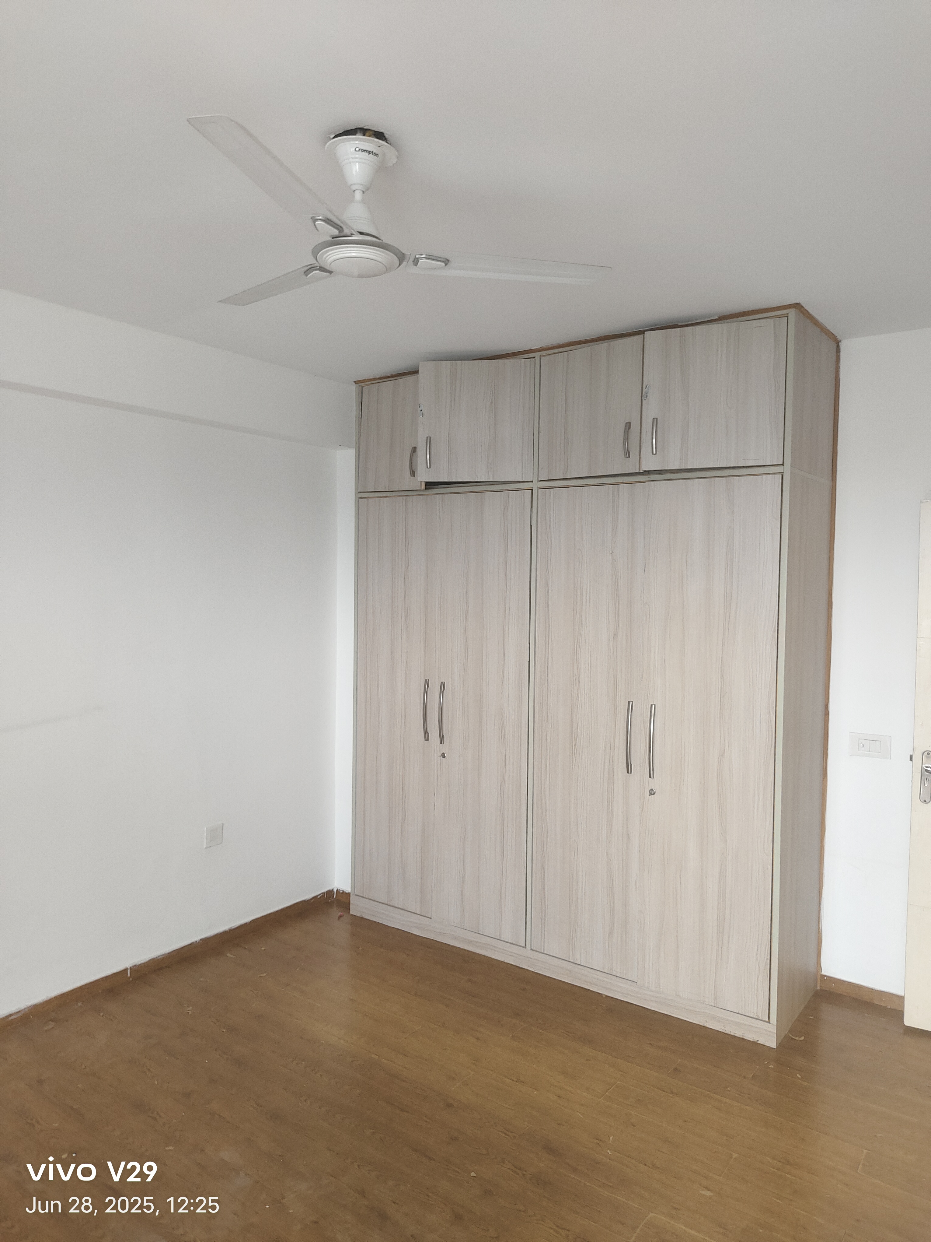 3 BHK 1705 Sq.Ft. Apartment in Tata Raheja Raisina Residency