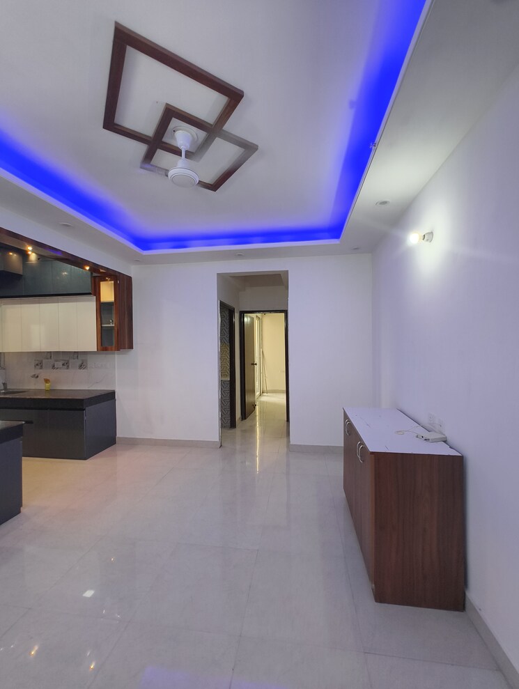 Room, signature-global-the-roselia 2 Bedroom 600 Sq.Ft. Apartment In Sector 95a Gurgaon 8948844