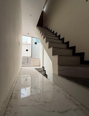 Building Lobby in 3.5 BHK Builder Floor at Sector 29 – for Sale