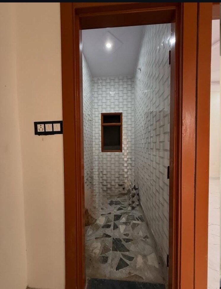 Bathroom, sector 29 3.5 Bedroom 2700 Sq.Ft. Builder Floor In Sector 29 Faridabad 8948836