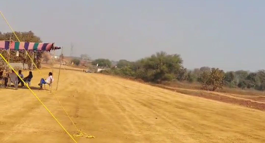 Plot For Sale in Manneguda