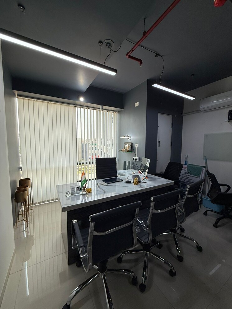Team Area, geras-imperium-rise Commercial Office Space 400 Sq.Ft. In Hinjewadi Pune 8948849