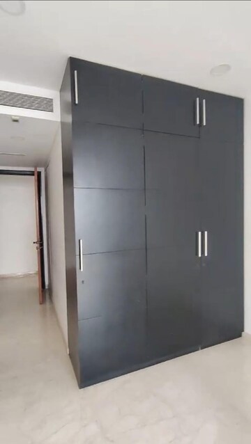 Furnished Amenities in 3 BHK Apartment at Omkar 1973, Worli – for Rent