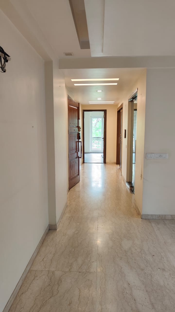 3 BHK Builder Floor For Rent in Sarvpriya Vihar