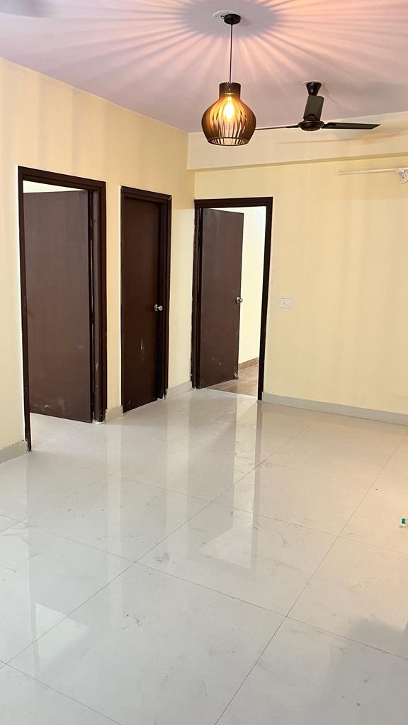 3.5 BHK + Servant Room Apartment For Sale in Sanchar Residency