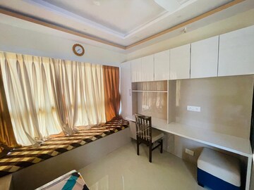 Living Room in 2 BHK Apartment at Kalpataru Paramount, Kapur Bawdi – for Rent