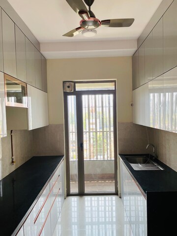 Kitchen in 2 BHK Apartment at Kalpataru Paramount, Kapur Bawdi – for Rent
