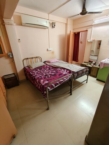 Bedroom in 2 BHK Apartment at Popular Heights, Koregaon Park – for Rent