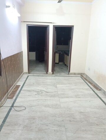 Room in 2 BHK Builder Floor at Green Fields Colony – for Rent