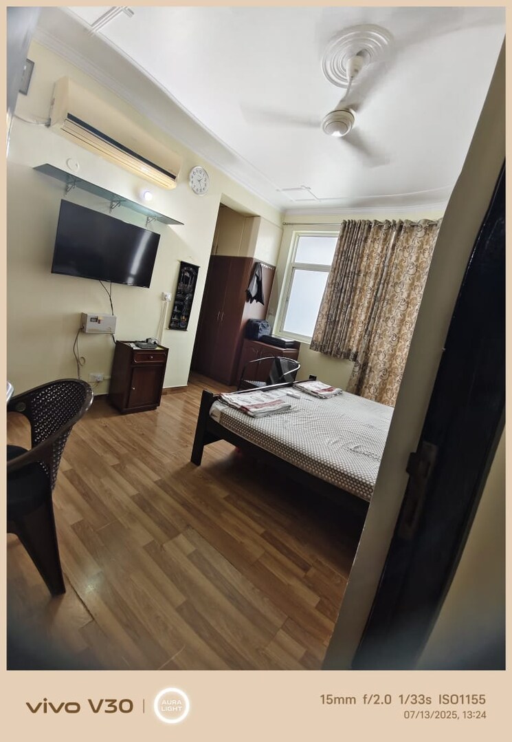 Master Bedroom, gomti nagar 3.5 Bedroom 2000 Sq.Ft. Apartment In Gomti Nagar Lucknow 8948929