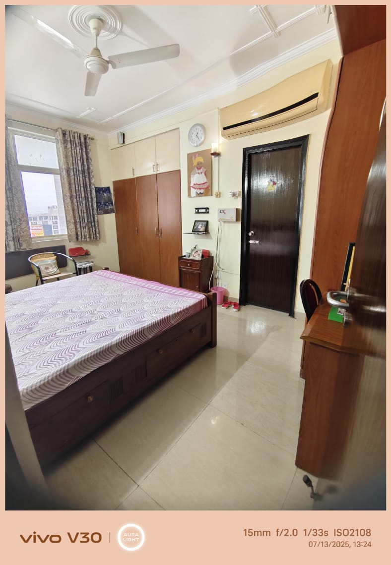 3.5 BHK + Pooja Room,Servant Room Apartment For Sale in Gomti Nagar