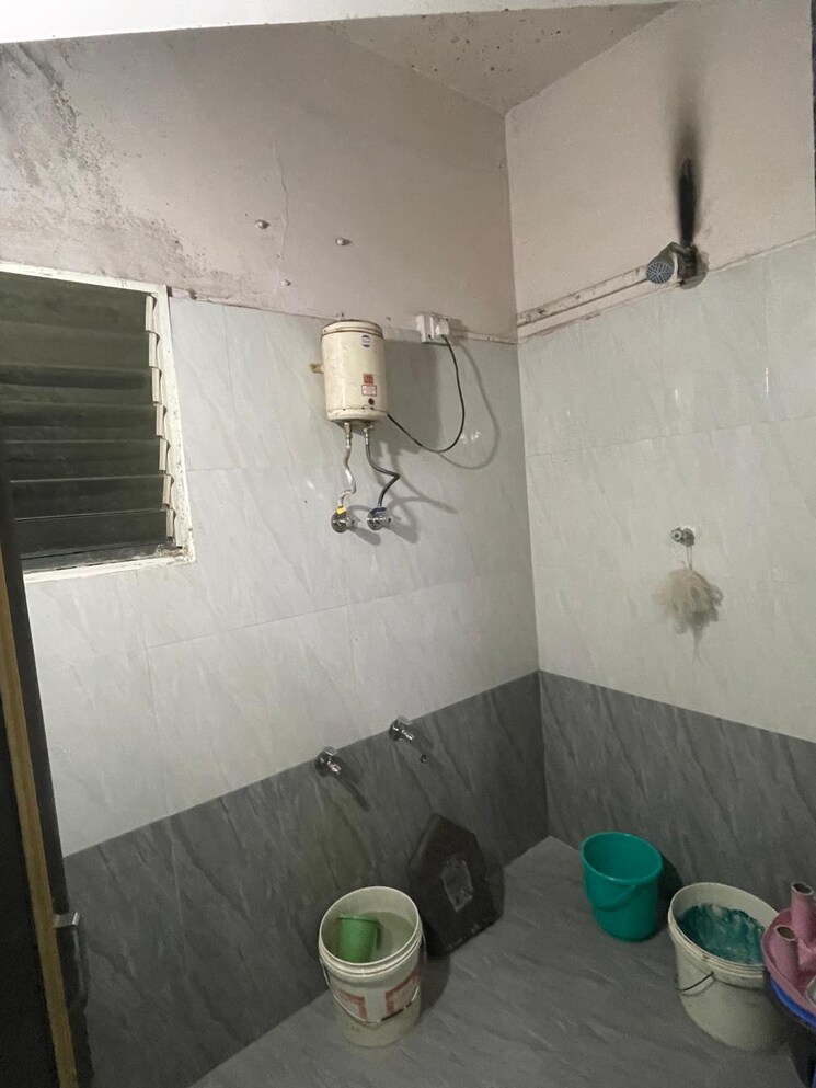 Bathroom, sunit-chs 1 Bedroom 550 Sq.Ft. Apartment In Model Colony Pune 8948938