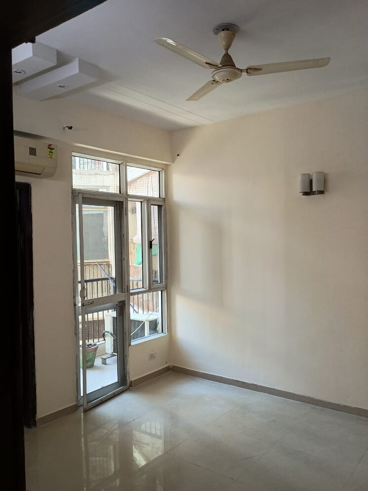 Room, supertech-cape-town 3 Bedroom 1295 Sq.Ft. Apartment In Sector 74 Noida 8948943