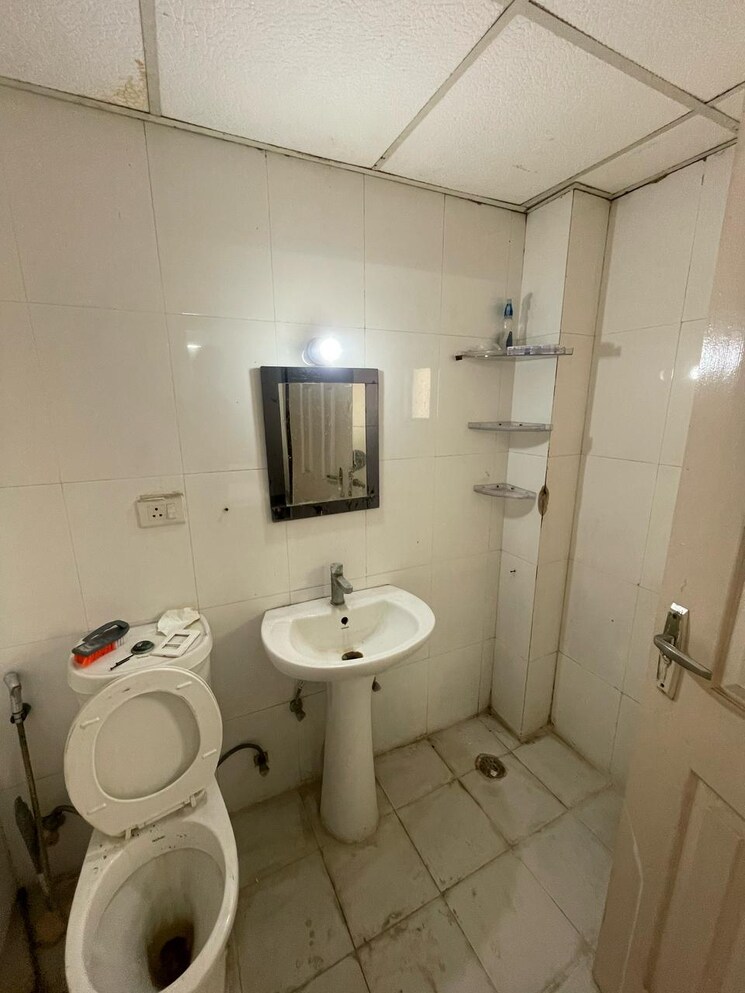 Bathroom, supertech-cape-town 3 Bedroom 1295 Sq.Ft. Apartment In Sector 74 Noida 8948943